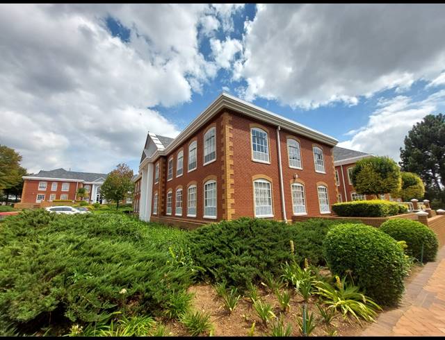 386M² OFFICE TO LET IN BRYANSTON